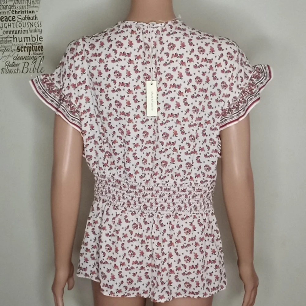 Max studio White/Red Blouse Women's Sz Medium NWTS - Picture 2 of 3